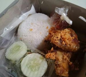 AYAM-KREMES